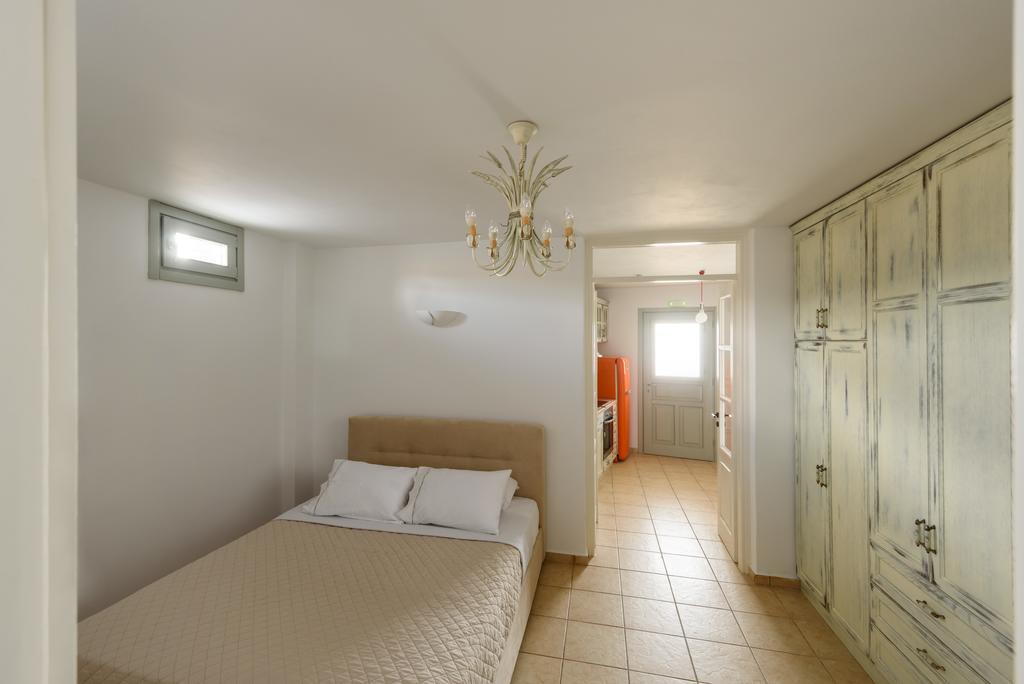 Red Cliff Villa 2Bedroom Villa With Caldera View And Plunge PoolAkrotírion エクステリア 写真
